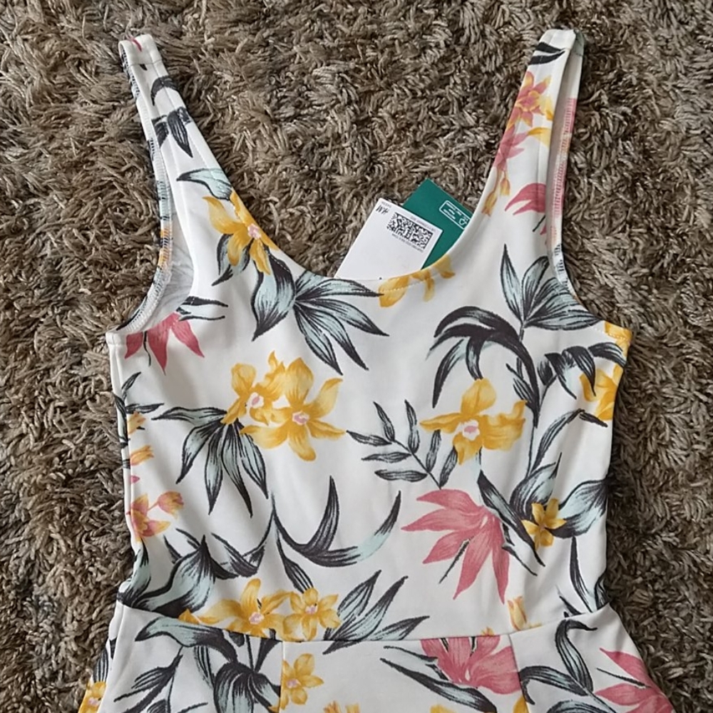 Divided Dress - Picture 2 of 5